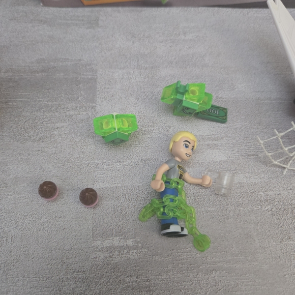 LEGO DC Super Hero Girls 41231 Harley Quinn to the Rescue Set Building Blocks - Picture 4 of 13